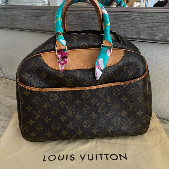 SOLD Authentic Louis Vuitton DeauVille Tote - Picture 2 of 12